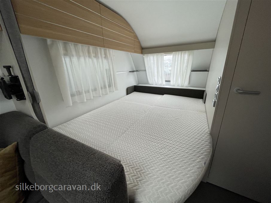 Adria Adora 613 PK Teen